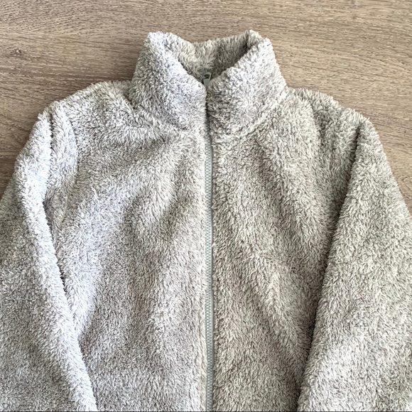 2/$25 - Uniqlo Fluffy Yarn Fleece Zip Jacket - Picture 2 of 3